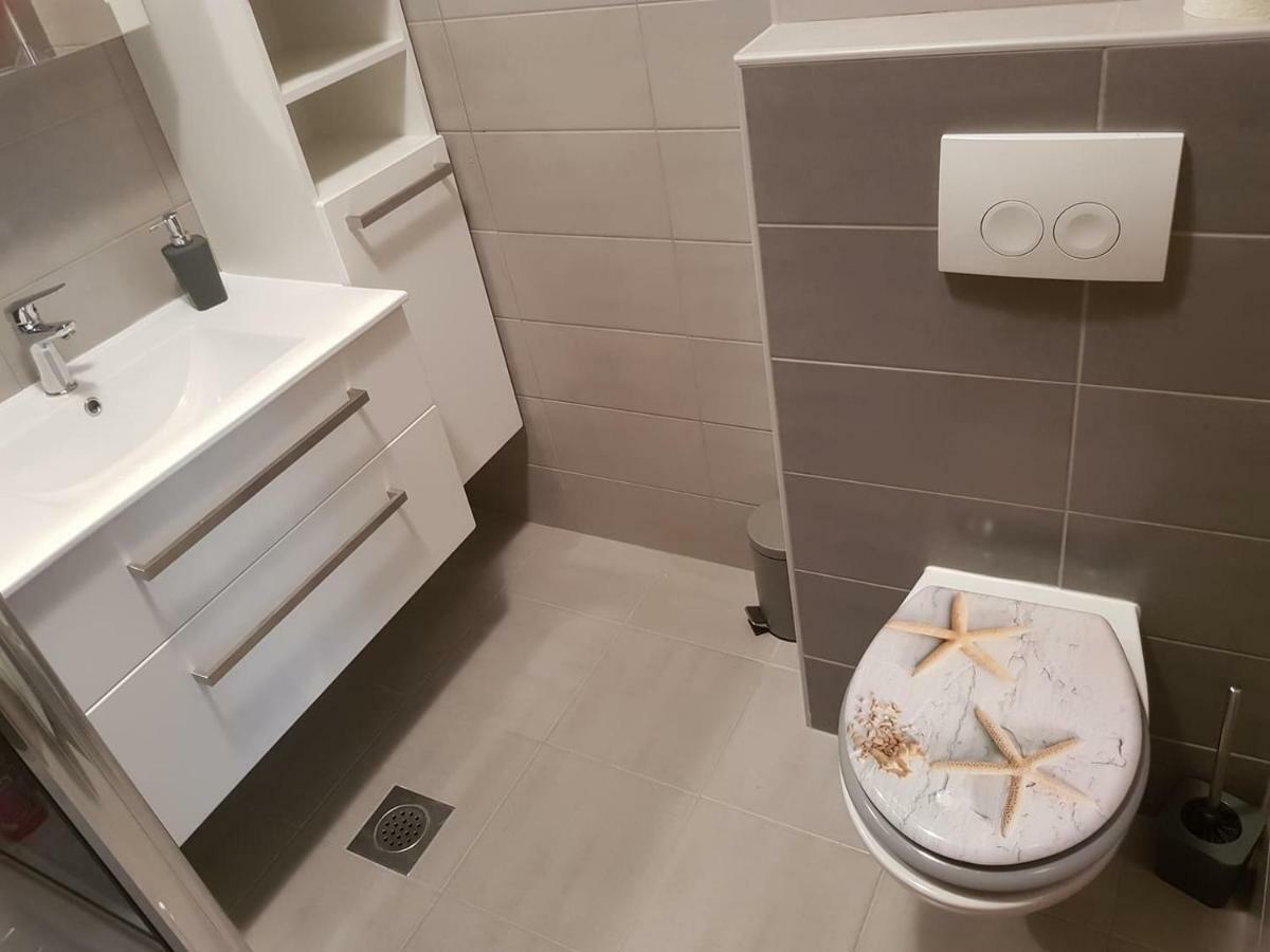 קוסטרנה Apartment Doris מראה חיצוני תמונה