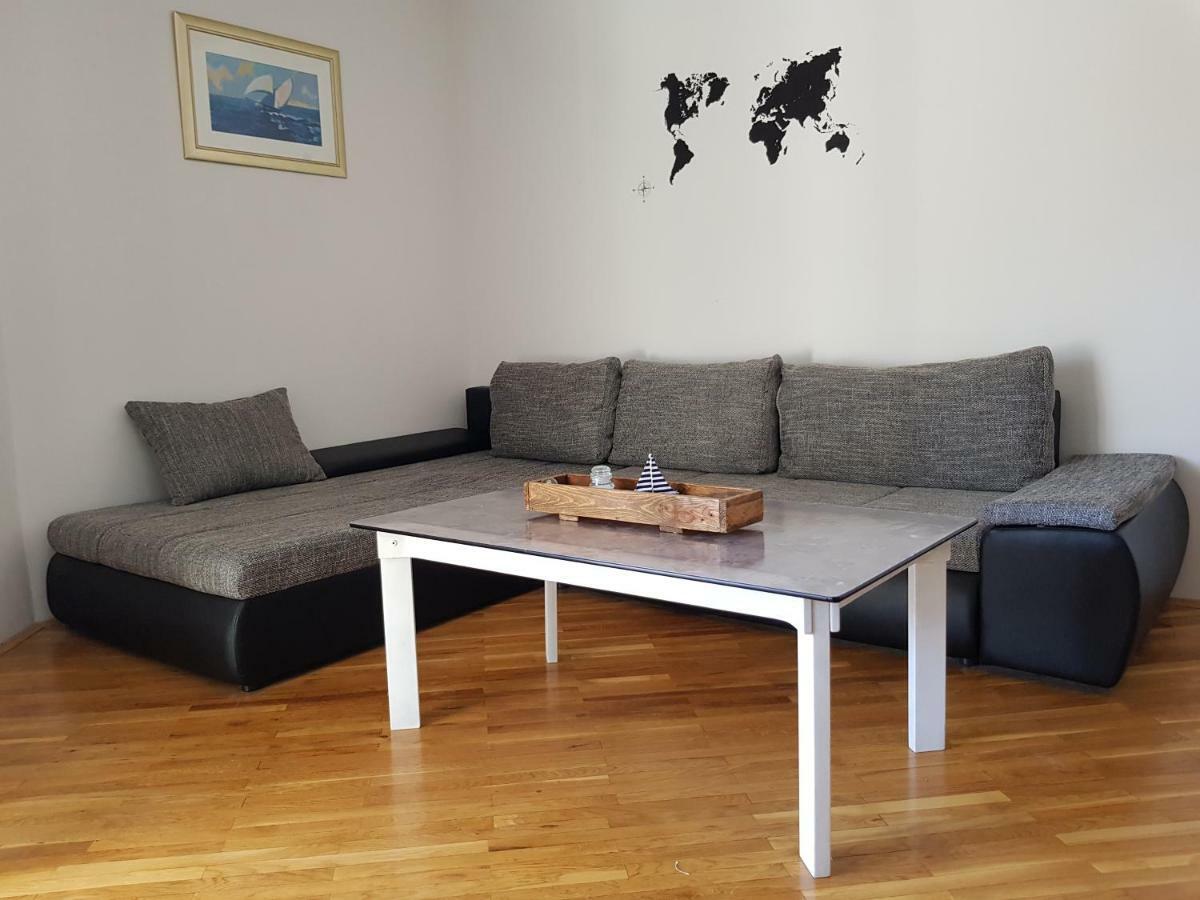 קוסטרנה Apartment Doris מראה חיצוני תמונה